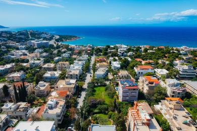 Corner plot close to the beach in Saronida